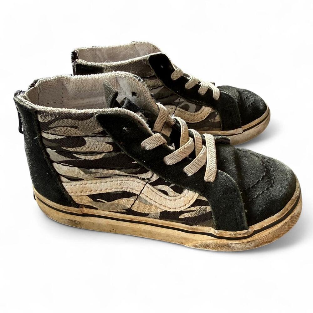 Black grey white flame vans
